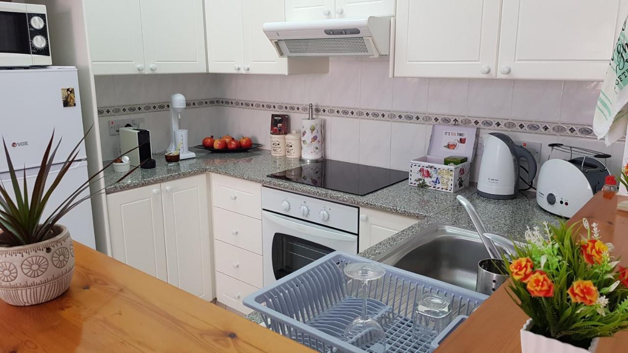 Paradise Gardens IV 2 Bd Amazing Apartment Paphos Esterno foto